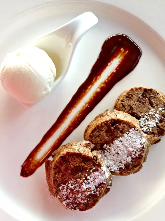 Chocolate chip cookies and vanilla ice cream at The Cliff at Cap