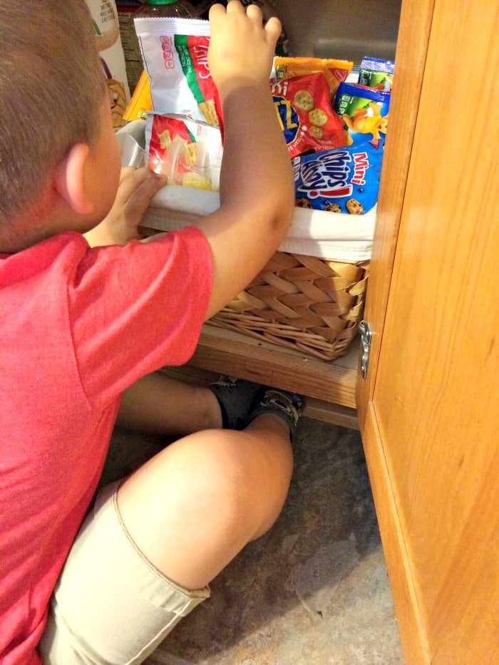 kid self serve snack basket