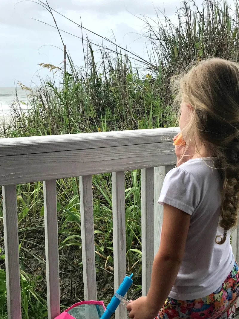 Easy kid snacks for a beach vacation