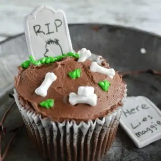 Halloween RIP Tombstone Cupcakes