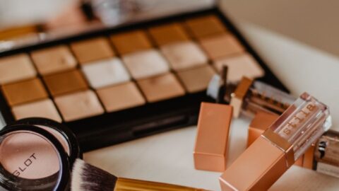 6 Tips For Keeping Your Makeup Safe To Use