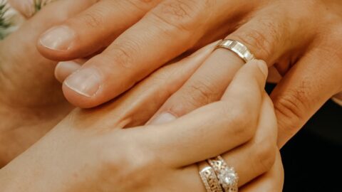 Mom Life is Messy – A Simple Guide for Cleaning Your Wedding Ring